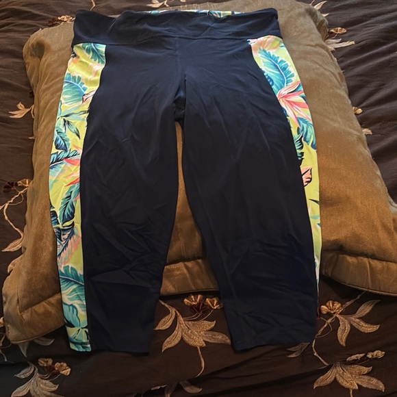 Tommy Bahama Navy Blue Leggings with Tropical Print - Picture 1 of 7